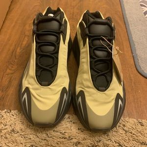 Yeezy 700 Reflective’s "Resin" Size 11.5 2022!!!